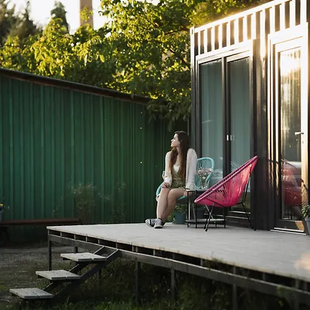 Container * Decin